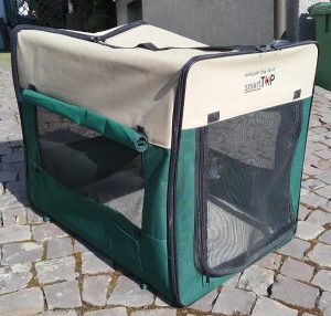 Praktische zusammenfaltbare Hundebox aus textilem Material
