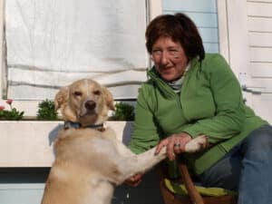 Frau mit Hund Workshop am 5. und 6. und am 26. und 27. September 1 Barbara Neuber HundeLogisch