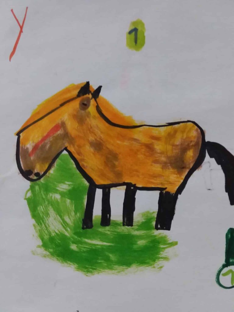 Kind malt Pferd